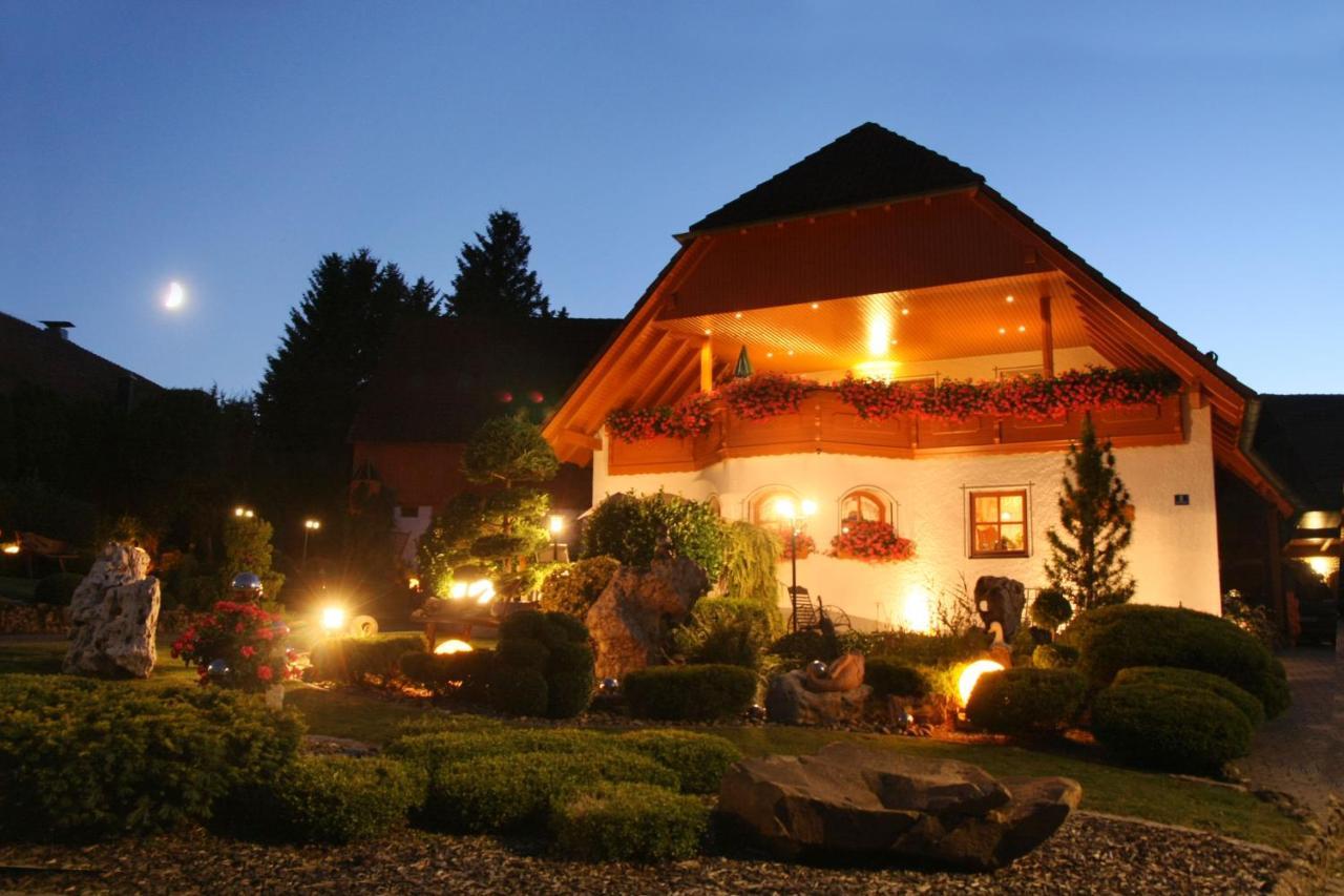 Haus Sonnenschein Goessweinstein Exterior foto